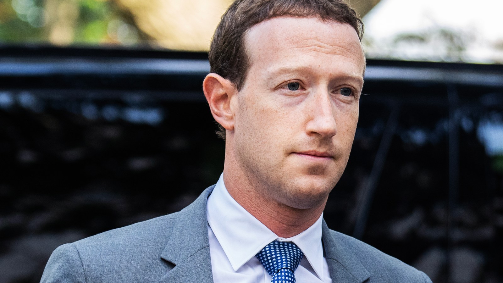 "Zuckerberg's Meta Shift: Massive Investment in AI and High-End Chips"