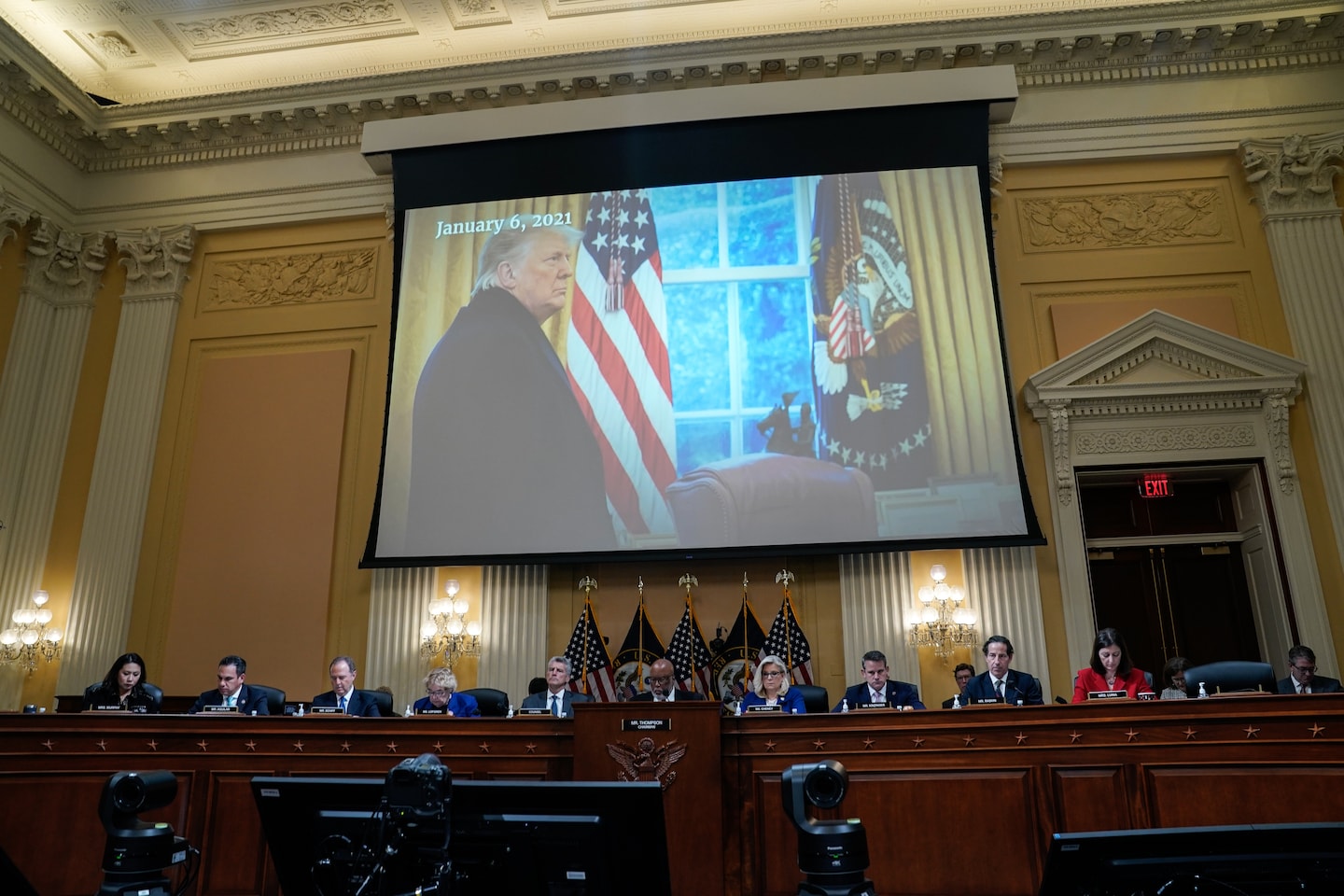 "Controversy Surrounds Televising Trump Trial as Special Counsel Opposes Cameras in the Courtroom"