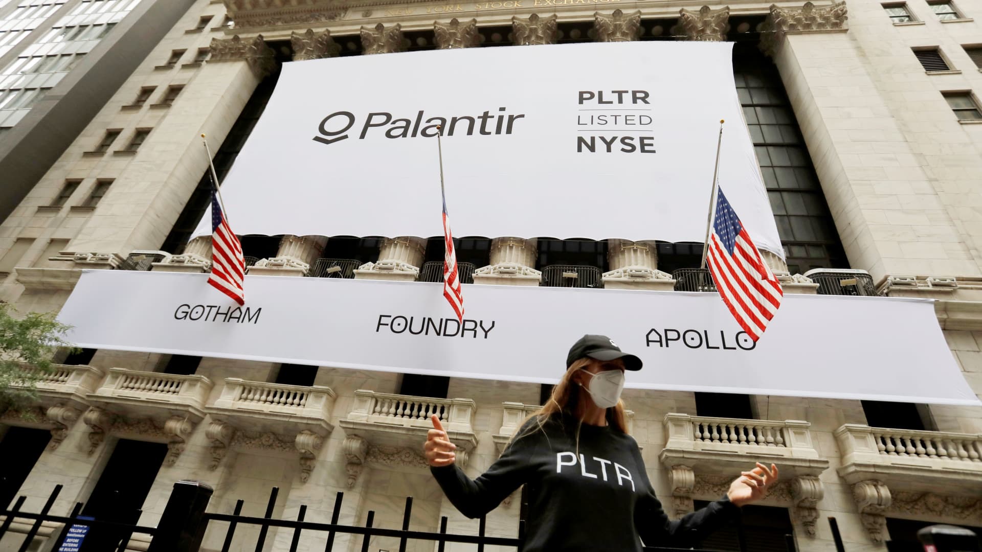 Palantir's Strong Earnings Propel Stock Surge and Market Attention