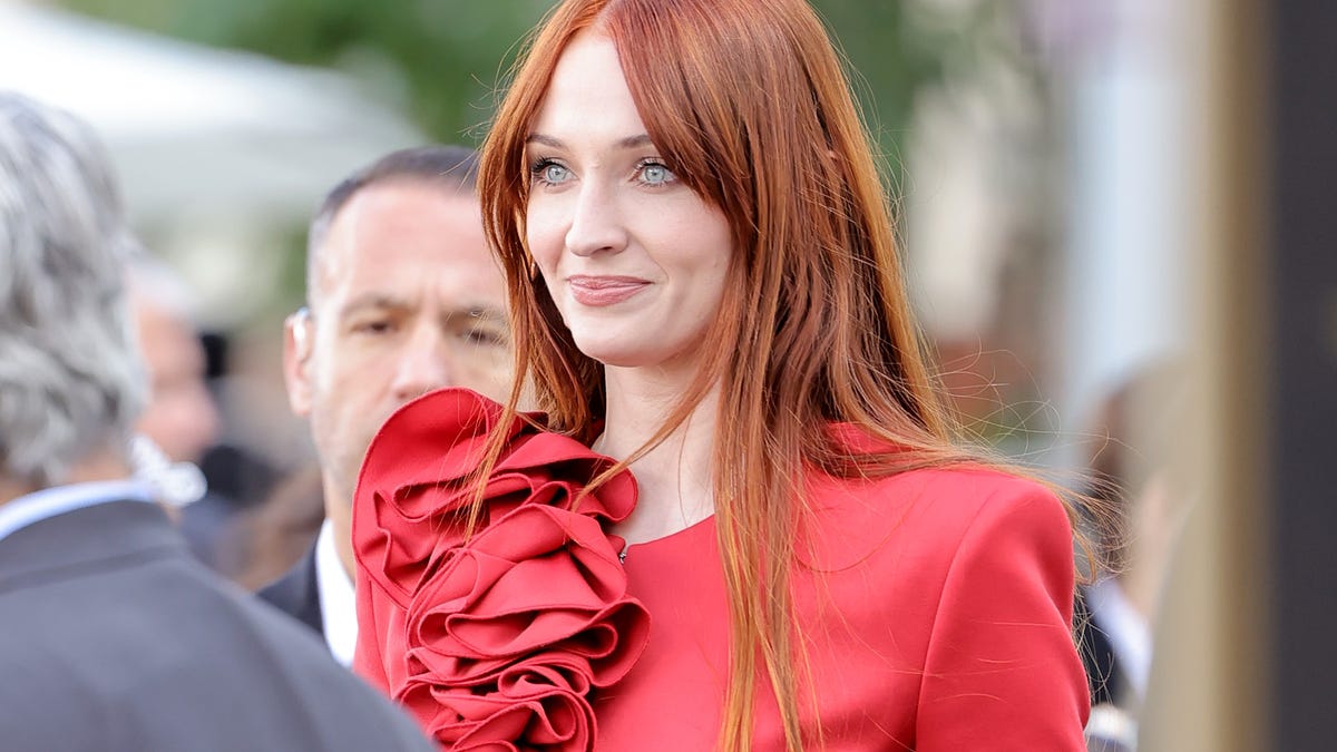 Featured image for Sophie Turner's Apology for Accidentally Sharing Video of Daughter