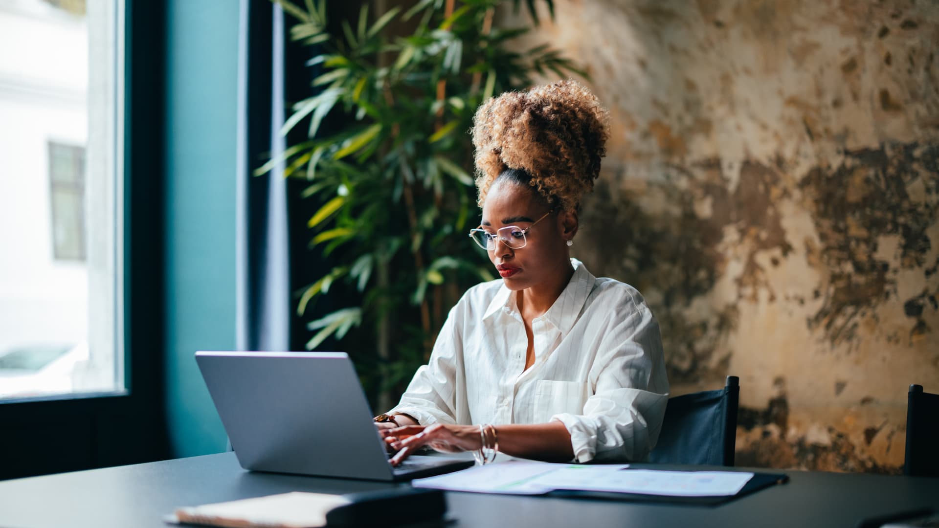 Featured image for "Maximize Your Savings: Earn 5.5% Interest with Top Accounts in January 2024"