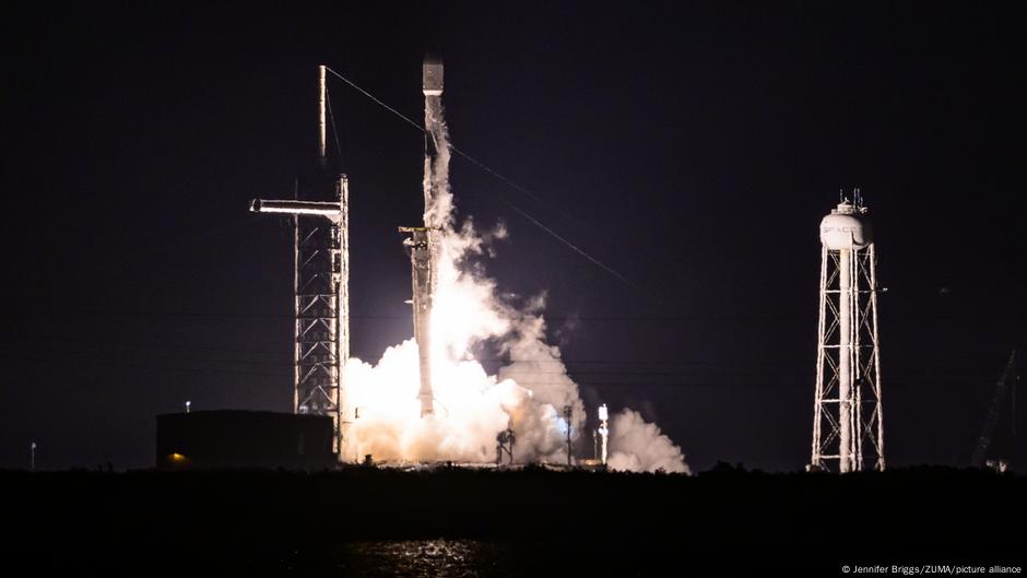 Featured image for SpaceX Successfully Launches Secret US Space Force X-37B Mission