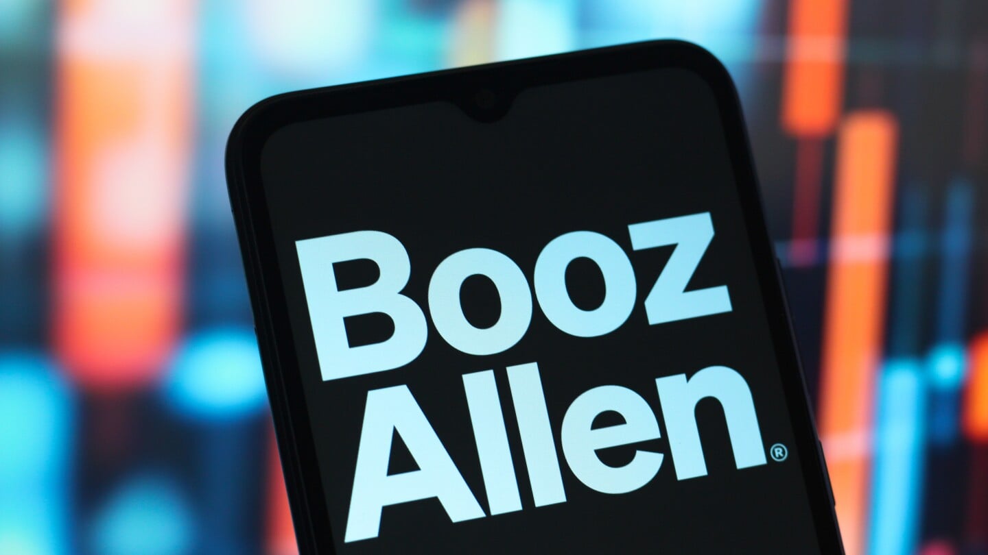 Featured image for NFLPA's Controversies and Leadership Changes Amidst Scandal