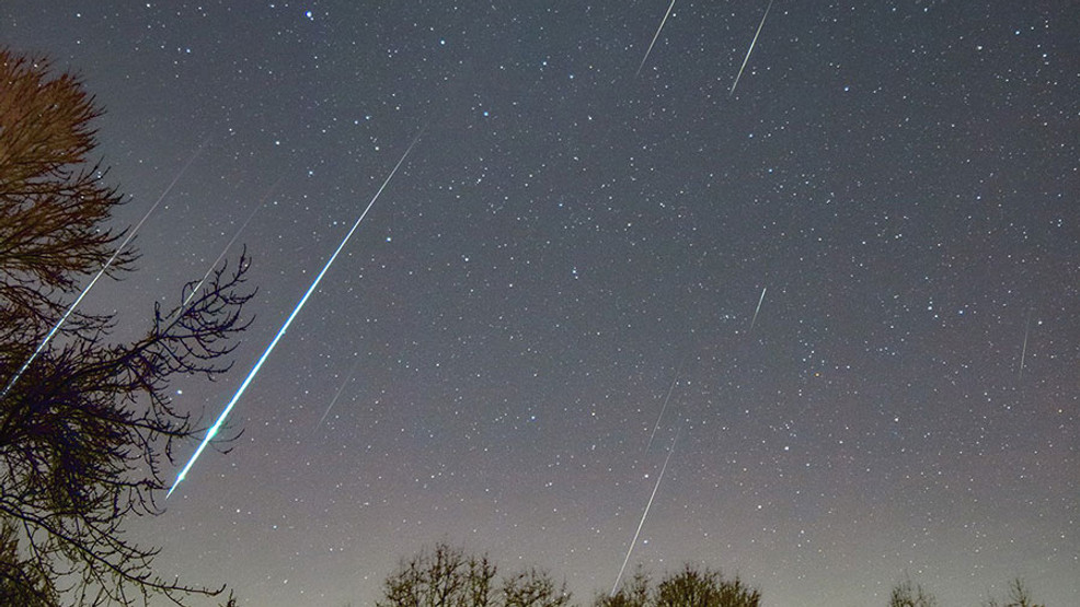 Featured image for Catch the Geminid Meteor Shower's Peak Tonight