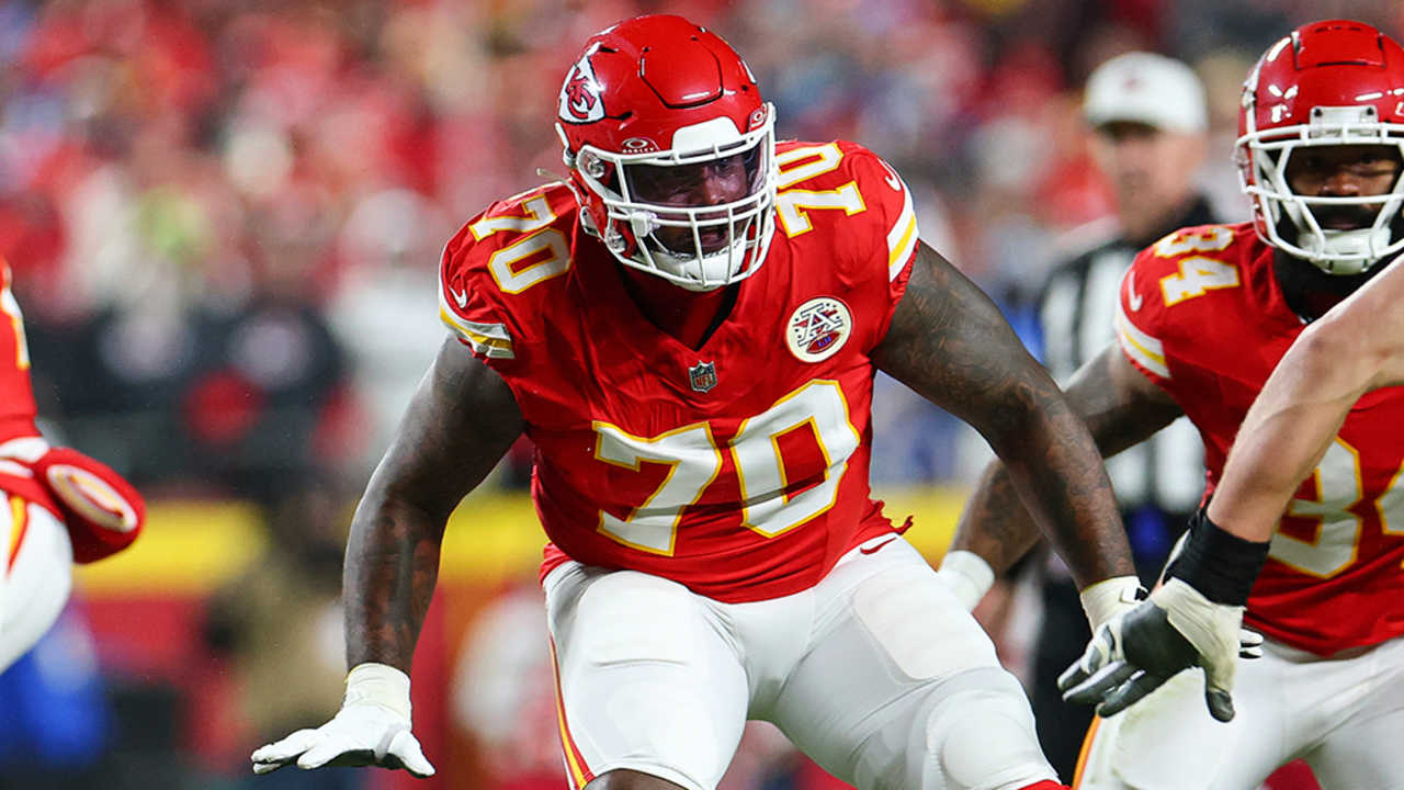 Featured image for Rams Sign Veteran OT D.J. Humphries to One-Year Deal