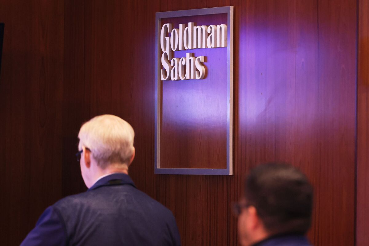 Featured image for Goldman Requires Oaths from Junior Bankers to Prevent Private Equity Poaching