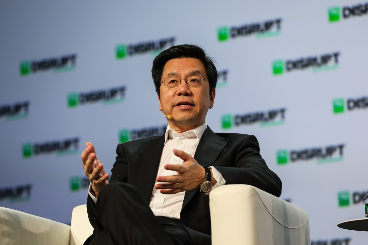 Kai-Fu Lee's LLM Startup Introduces Open Source Model, Valued at $1B