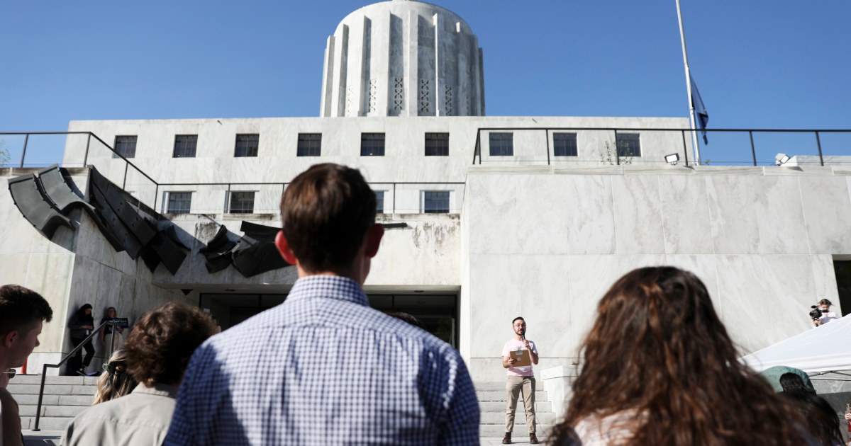 Oregon Democrats Pass Fine for Absent GOP Senators During Walkout