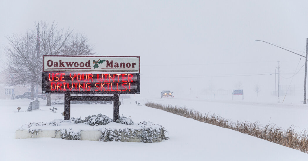 Featured image for Lake-Effect Snowstorm Buries Great Lakes Region, Disrupts Travel