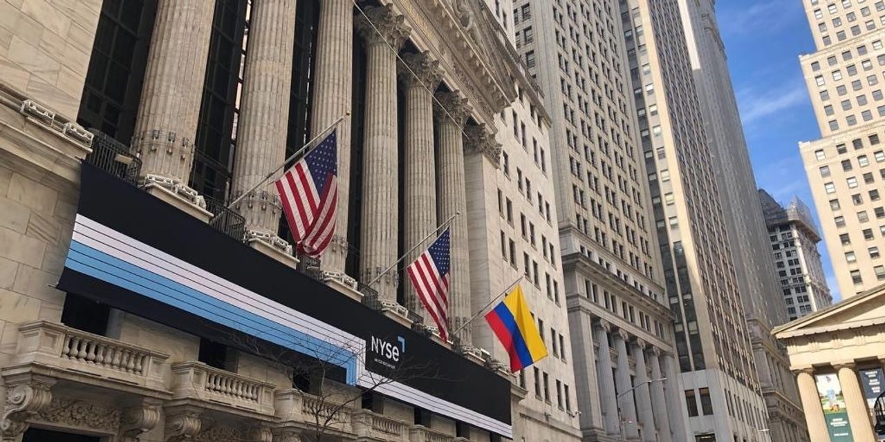 Featured image for Strategist confirms evidence of credit crunch for investors.