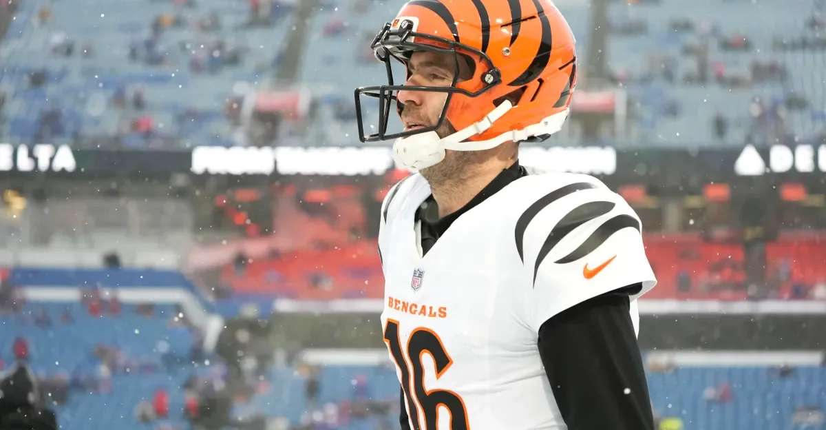 Bengals re-sign Joe Flacco for 2026 to serve as QB2