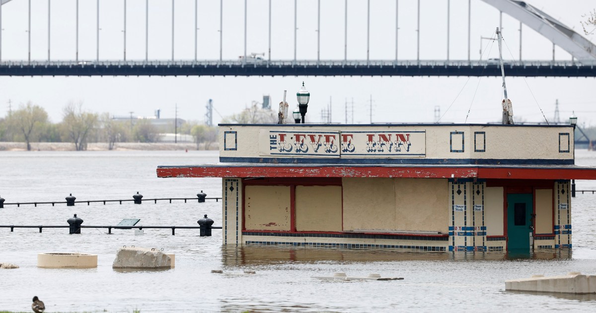 Featured image for Mississippi River Floods Threaten Homes and Businesses.
