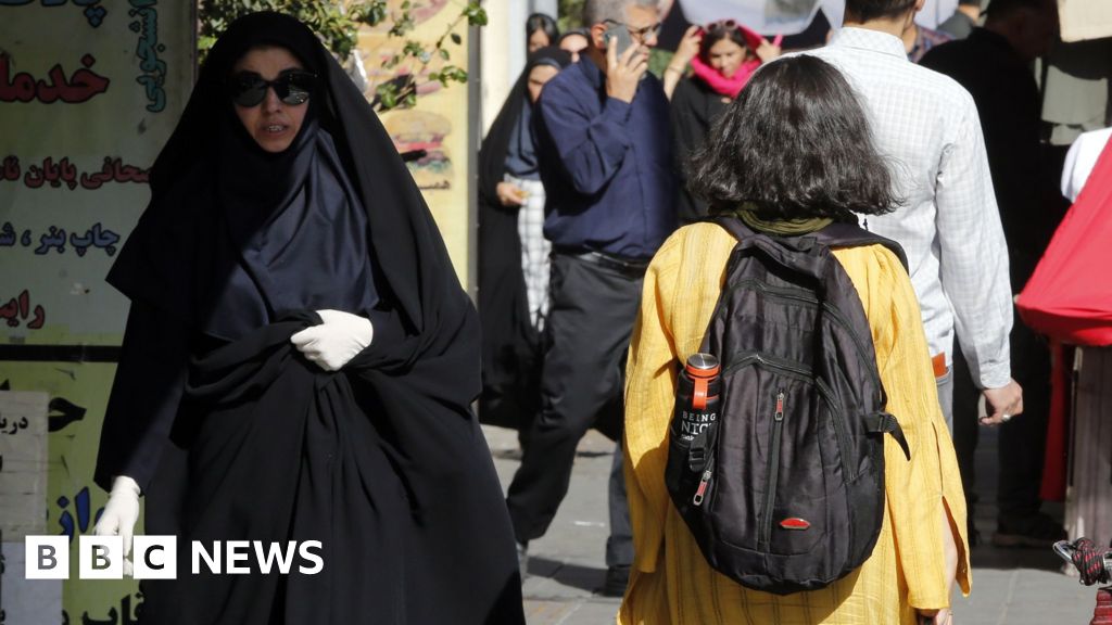 Iranian Women at Risk of 10-Year Prison Sentence for Dress Code Violations