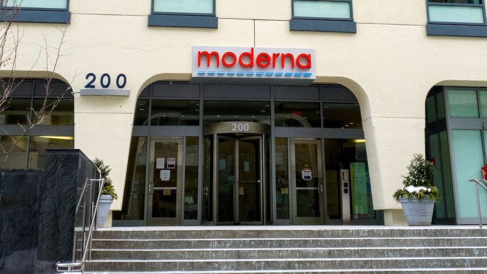 Moderna Begins Phase 3 Trial for Combo Flu and COVID Vaccine