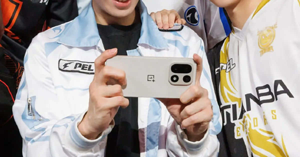 Featured image for OnePlus 15 Leaks Reveal Major Redesign and High Performance Specs