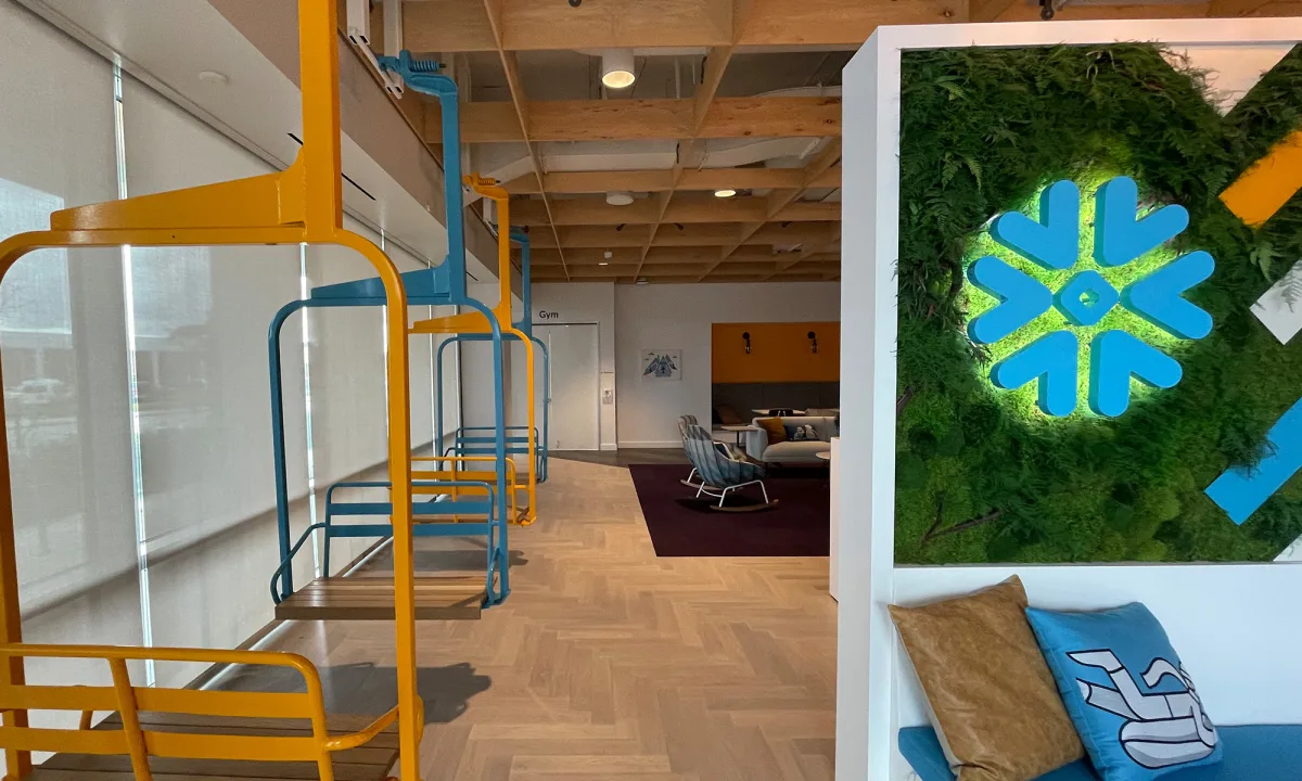 Featured image for Snowflake Stock Soars on Upgraded Forecast and AI-Driven Demand