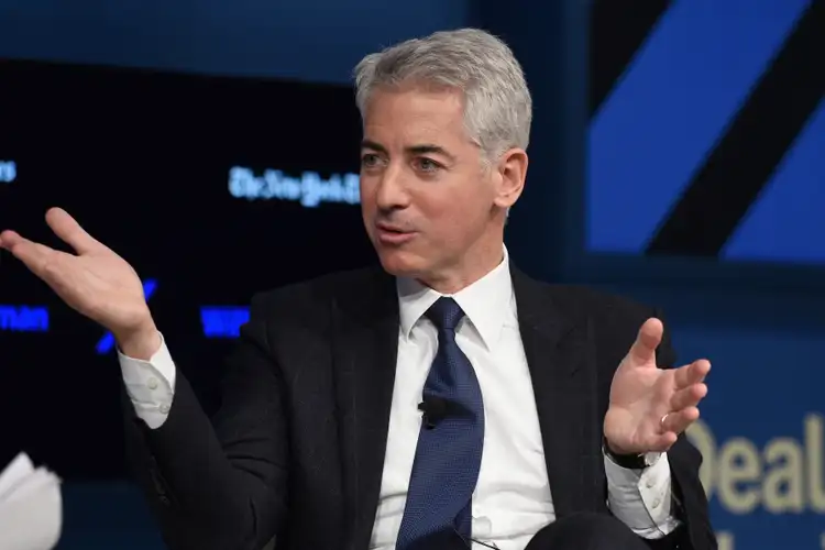 Hedge Fund Titans Compete with Rival Offers for Sculptor Capital