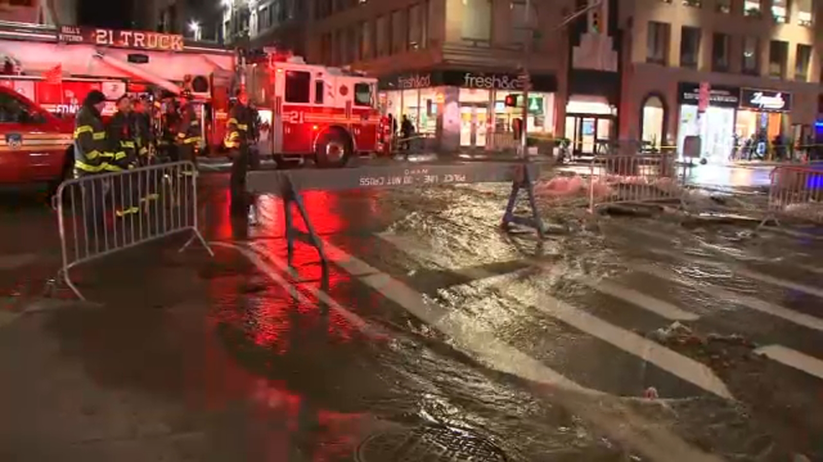 Featured image for Water main break wreaks havoc in Midtown Manhattan on Black Friday