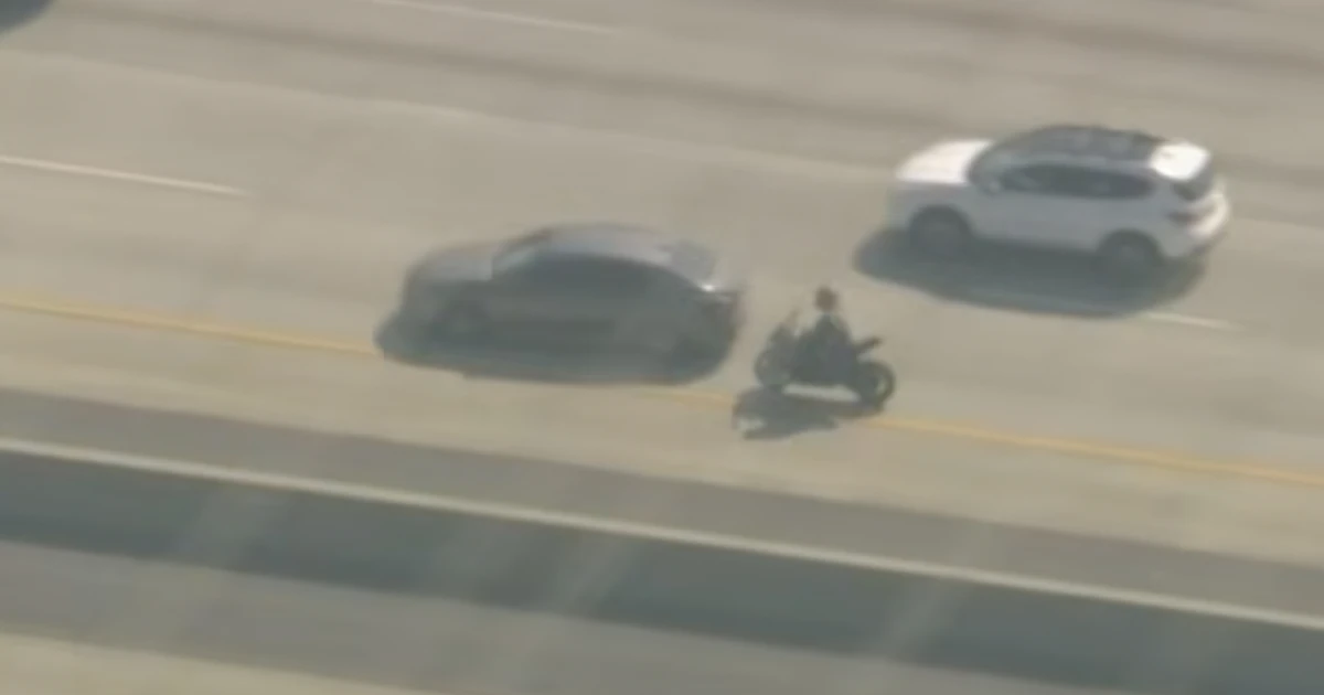 Featured image for Motorcycle suspect involved in deputy's death crashes during high-speed chase in SoCal