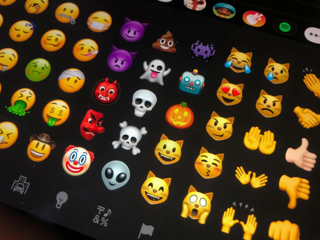 Featured image for Apple News+ Launches Emoji Puzzle Game to Challenge Wordle Fans
