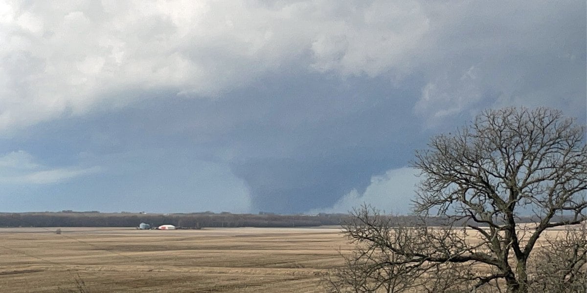 Featured image for Midwest hit by multiple EF-4 tornadoes causing widespread destruction.