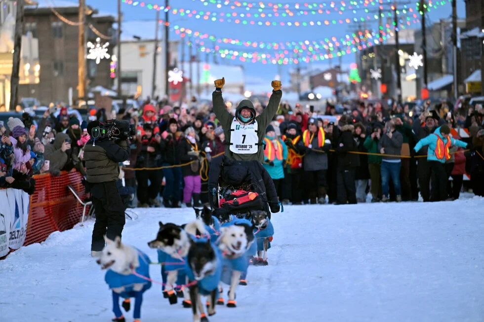 Reality-TV Alum Jessie Holmes Secures Back-to-Back Iditarod Title in Nome