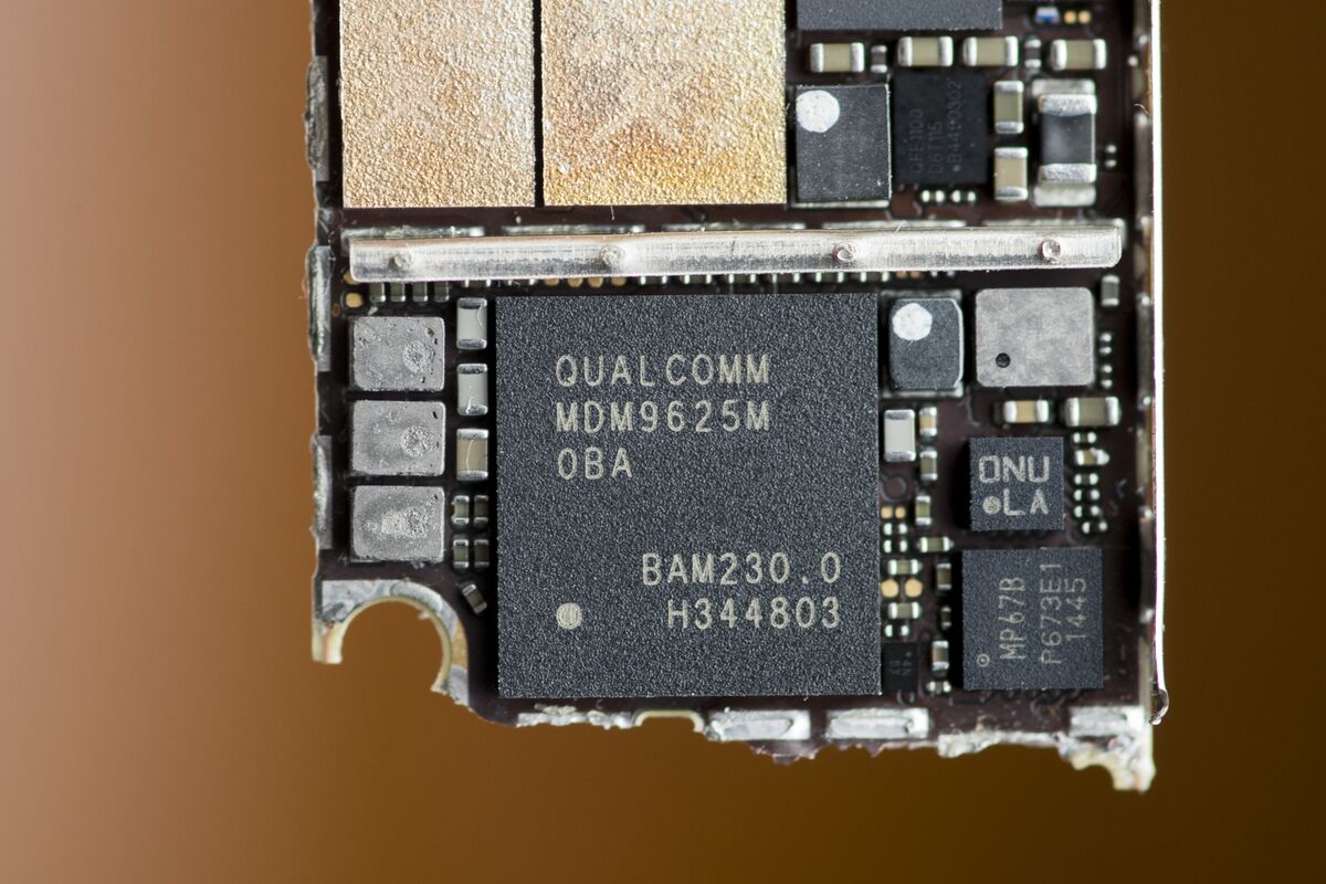 Featured image for "Qualcomm CEO Amon Confident in Beating Auto Chip Sales Targets"