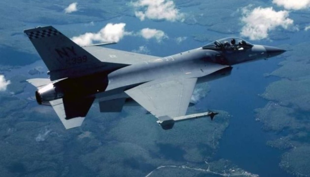 Ukraine seeks 40-50 F-16 jets from allies.