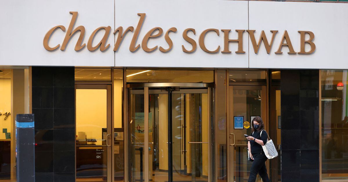 Charles Schwab's Stock: Liquidity and Recovery Amid Analyst Recommendations.