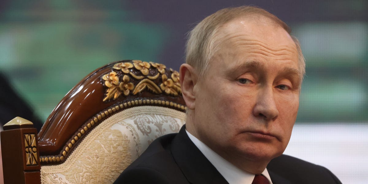 Former ally warns of possible coup by Wagner army against Putin.