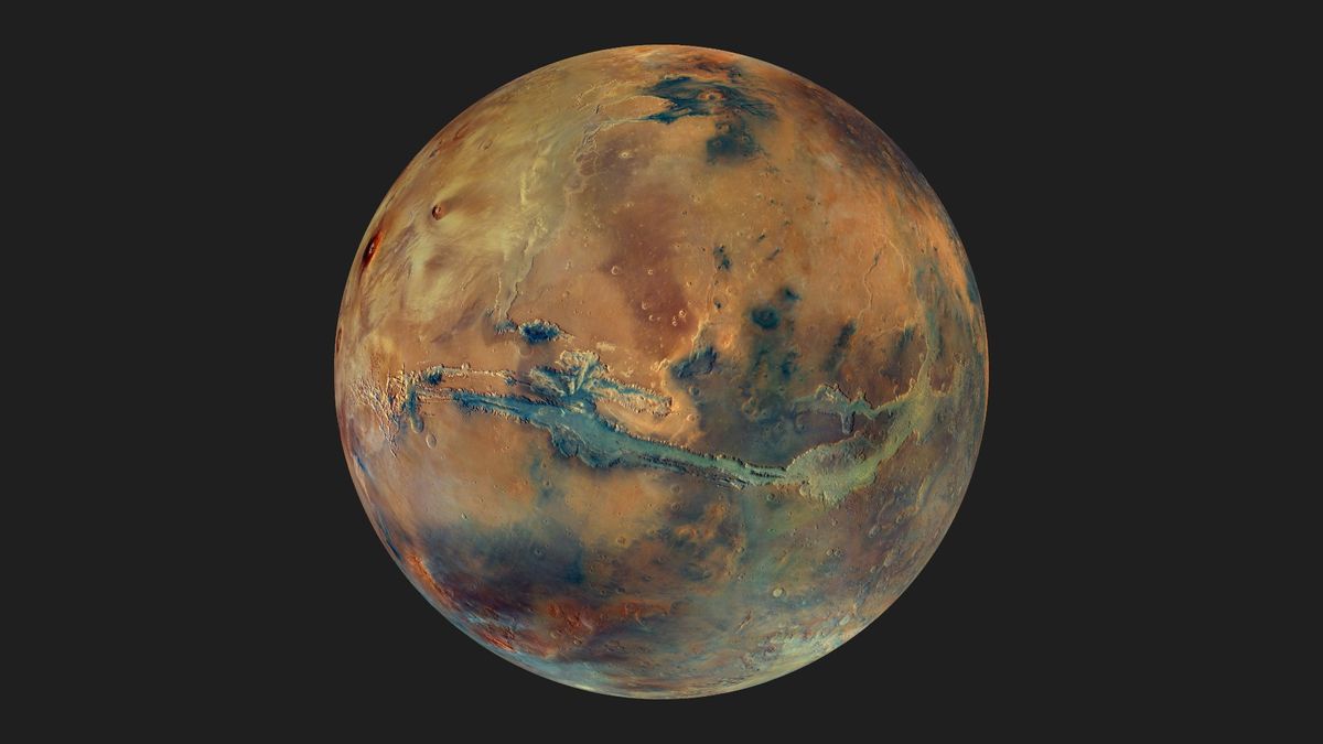 Featured image for "20 Years of Mars Exploration: Stunning Photos and Livestreams Revealed"