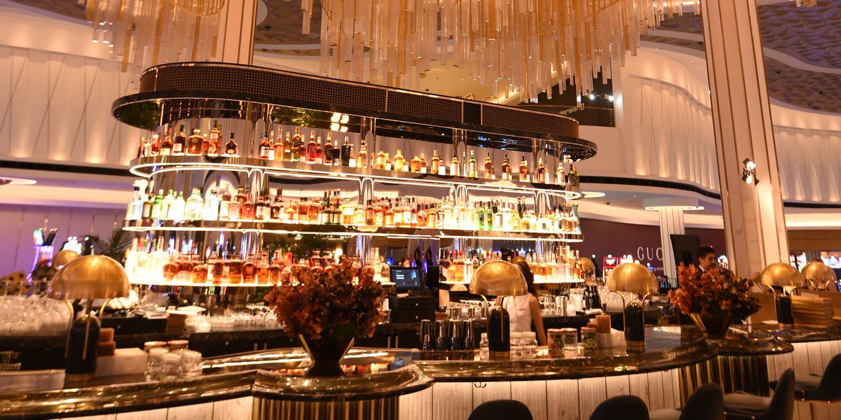 Featured image for Fontainebleau Las Vegas: A Star-Studded Grand Opening