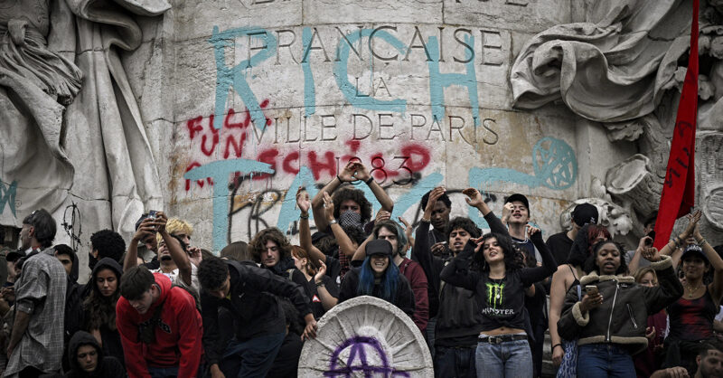 Featured image for Widespread 'Block Everything' Protests Shake France