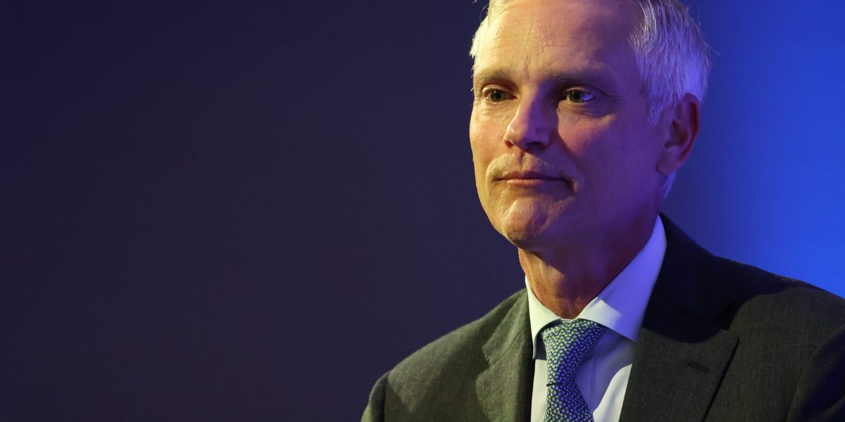 Featured image for "American Airlines CEO Demands Boeing's Accountability for Quality Issues"