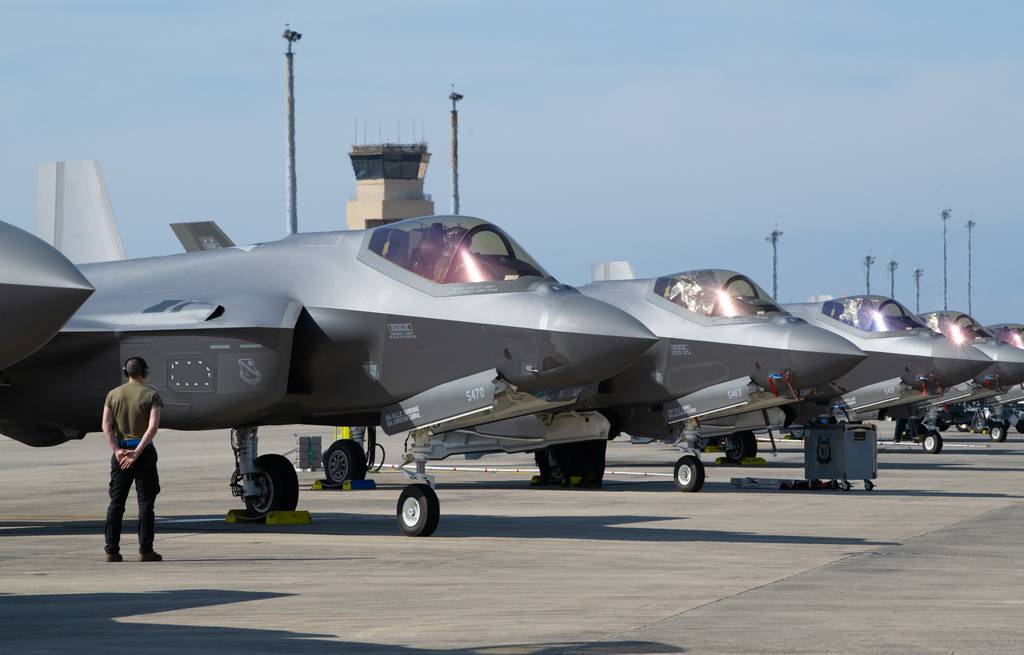 Featured image for Lockheed's support for new F-35 engine draws criticism from Pratt.