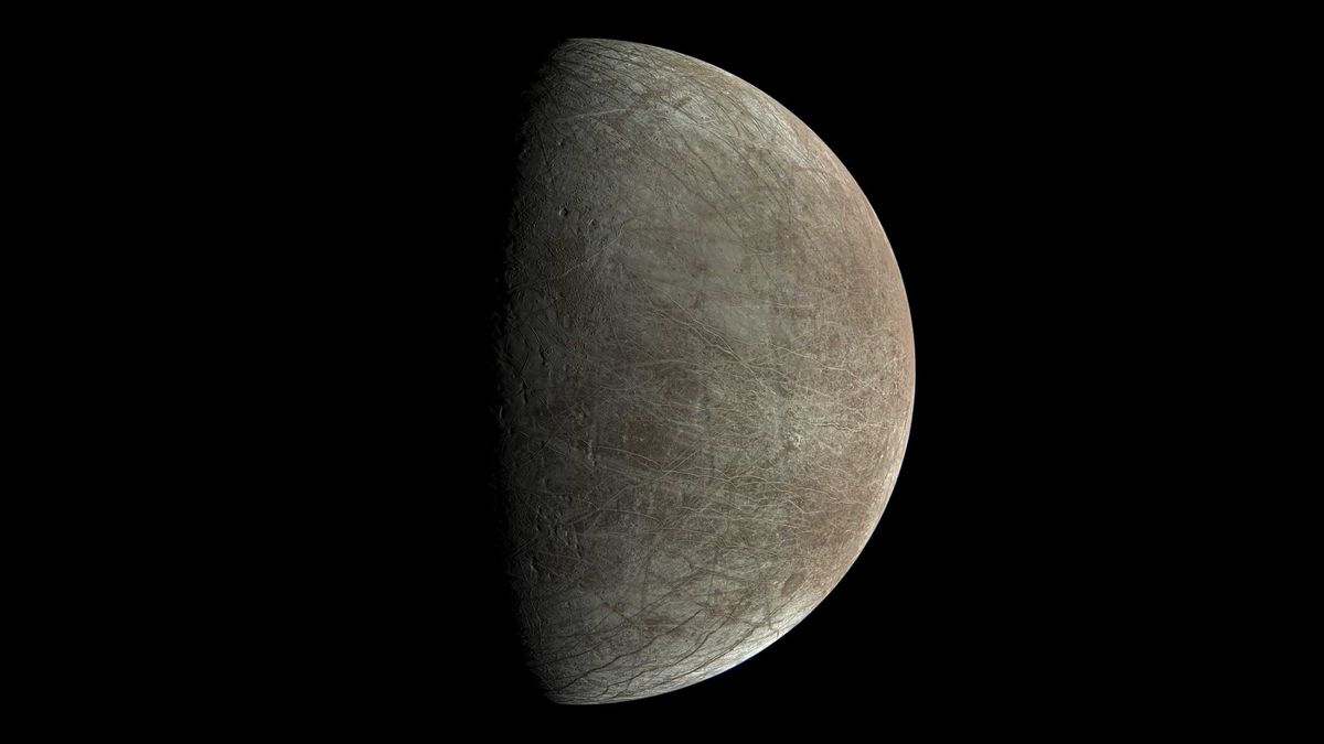 "Reassessing Europa's Oxygen Levels: NASA's Findings"