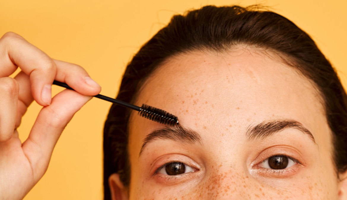 Featured image for "Dermatologist's Serum Transforms Sparse Brows to Thick and Full"