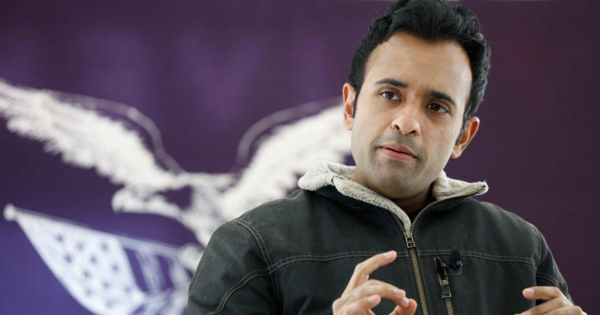 "Vivek Ramaswamy's "America First" Campaign Gains Momentum Ahead of Iowa Caucuses"