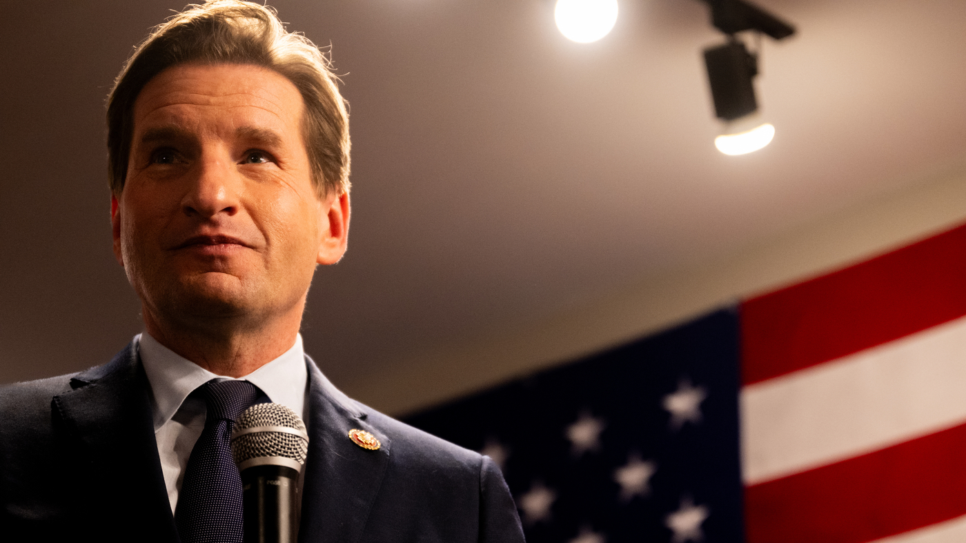 Featured image for "Dean Phillips Ends Long-Shot Bid to Challenge Biden in Democratic Primary"