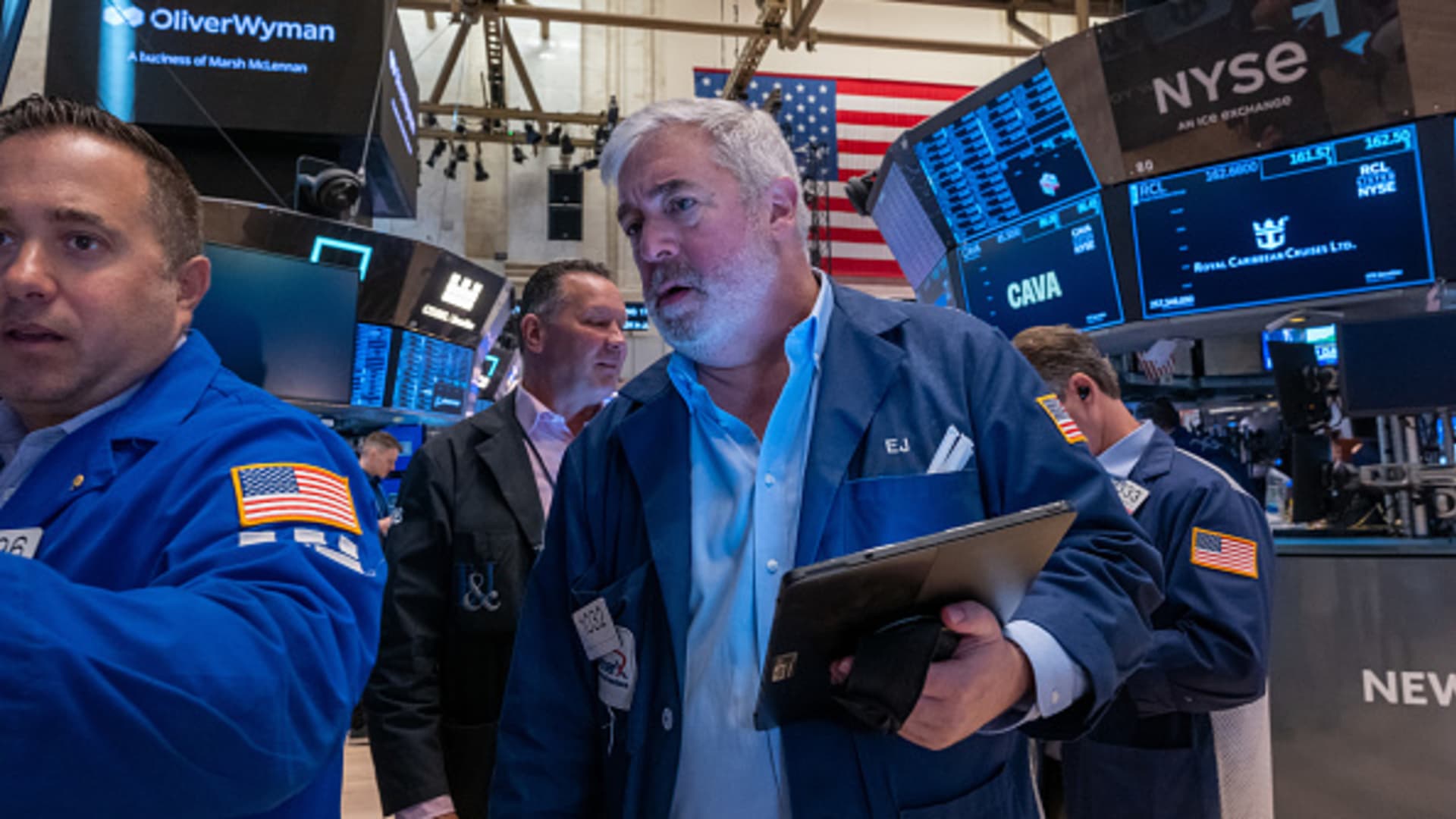 Featured image for "Small Caps Surge Amid Market Rotation and Rate Cut Hopes"