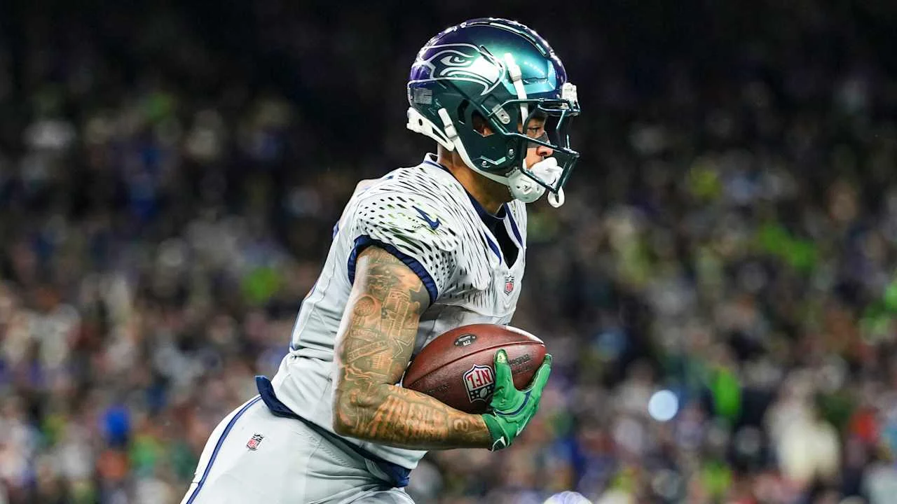 NFL Week 18 Highlights: Key Wins, Records, and Playoff Implications