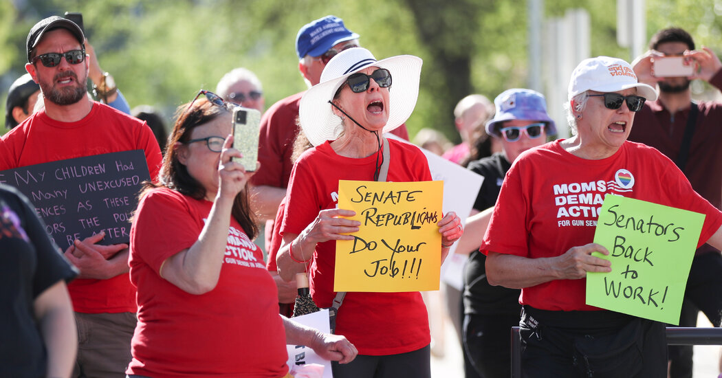 "Oregon Senate Boycott Results in Disqualification of Three Members from Reelection"
