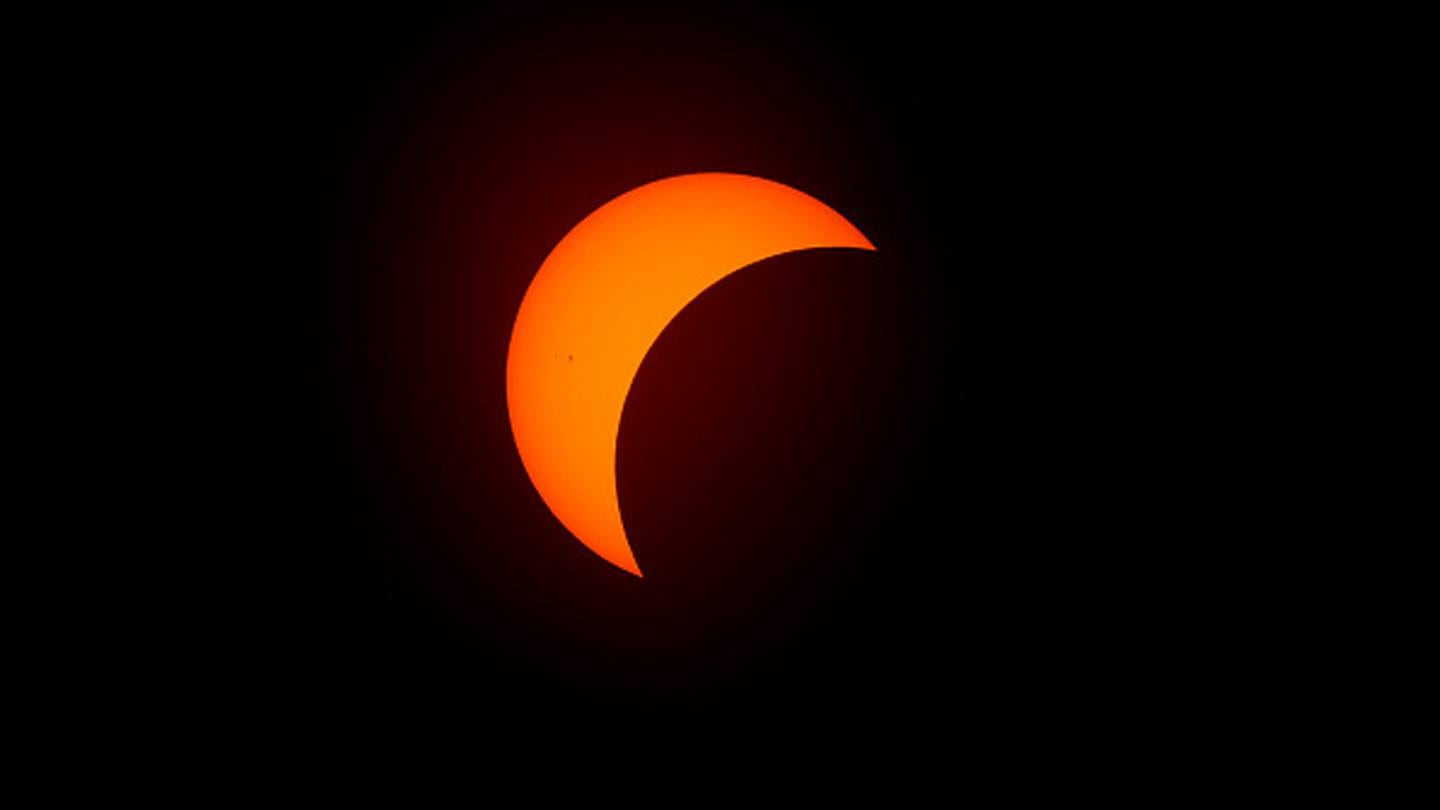 "Captivating Total Solar Eclipse Photos from New England and Beyond"
