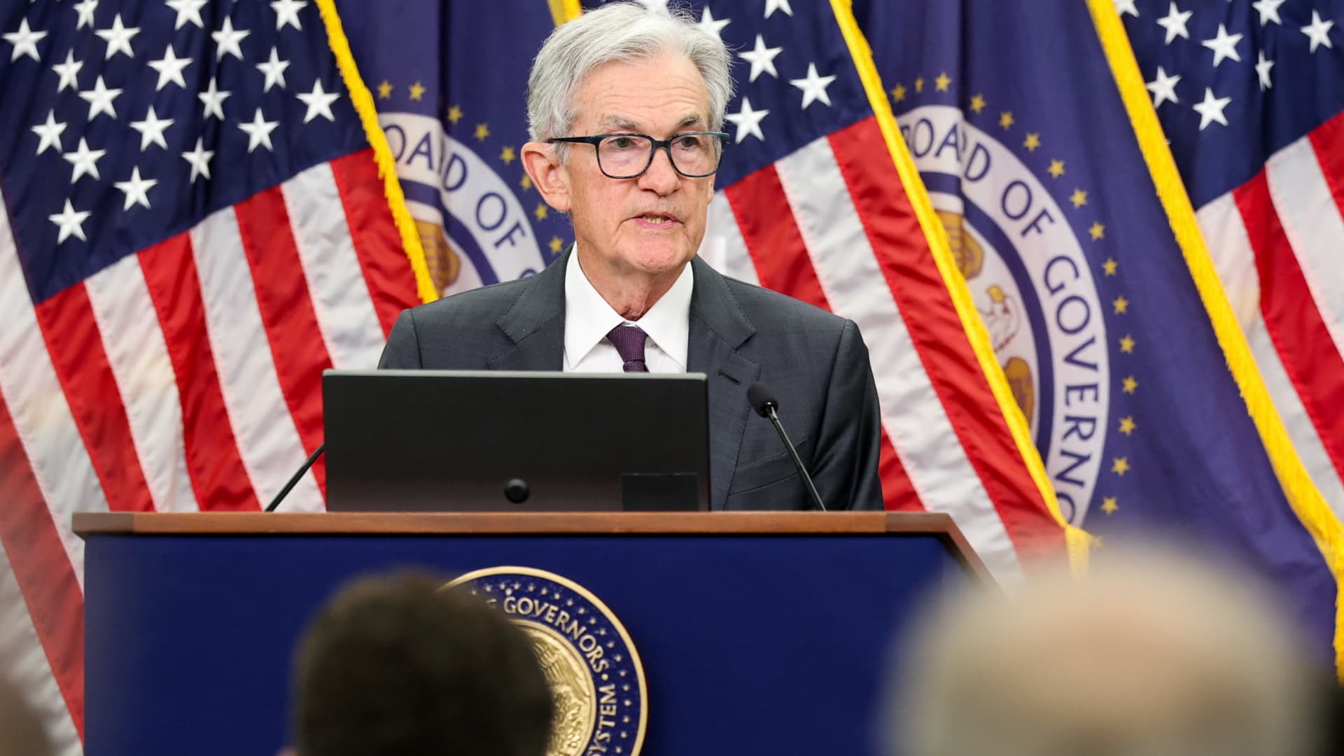 Fed Minutes Reveal Growing Disagreement on Rate Cuts and Inflation Risks