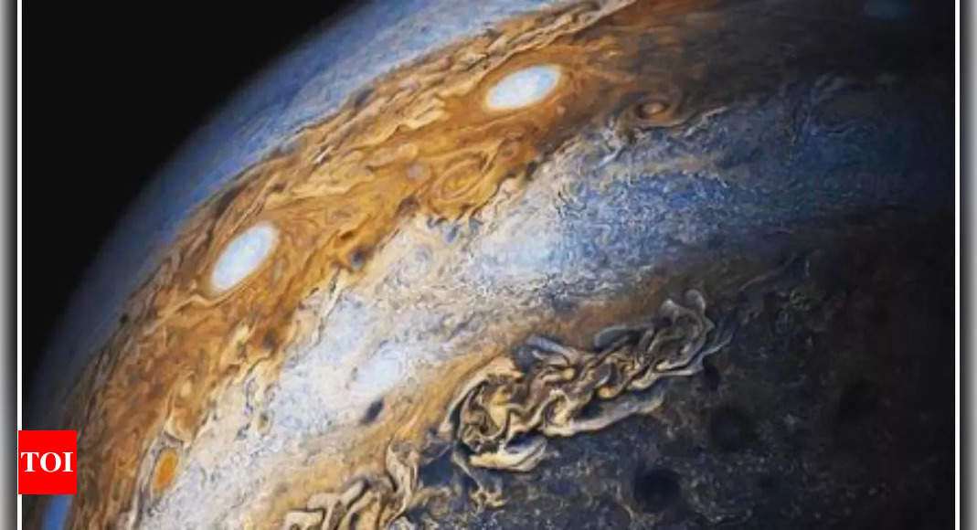 "Juno spacecraft captures stunning images of Jupiter"