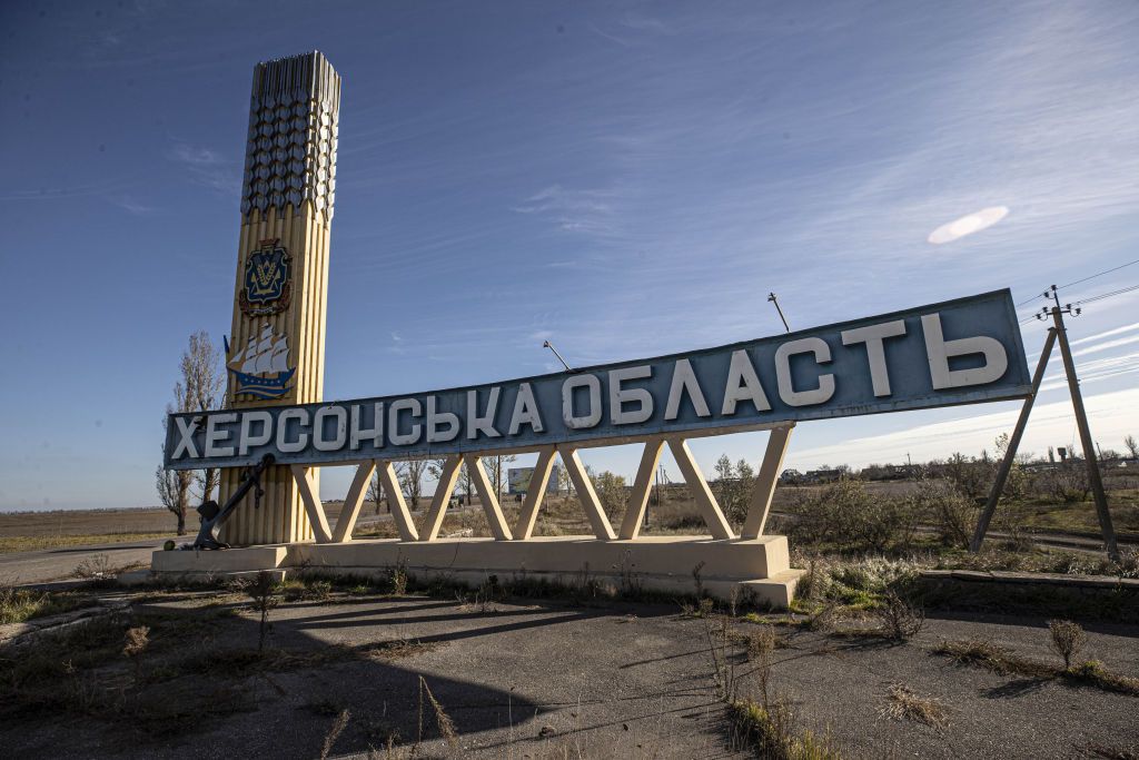 Featured image for "Fatal Russian Attacks in Kherson Oblast Leave 1 Dead, 7 Injured"