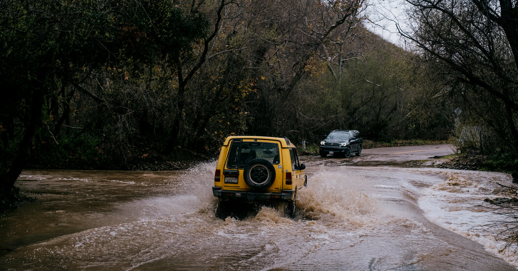 "California Braces for Severe Weather: Flood Alerts, Thunderstorms, and Potential Tornado"