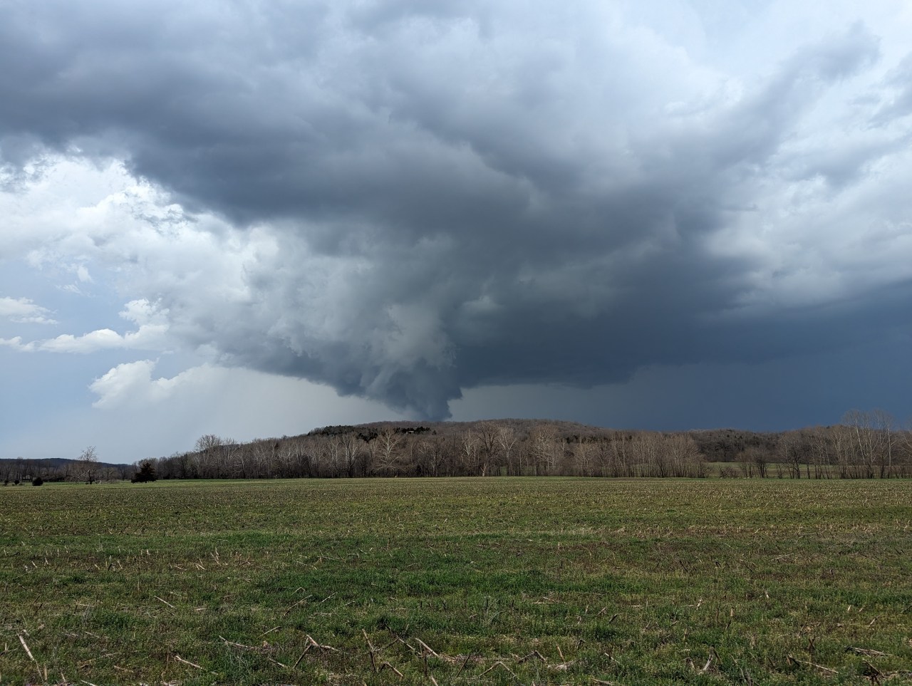 "Severe Weather Strikes Midwest: Tornadoes and Large Hail Hit Kansas and Missouri"