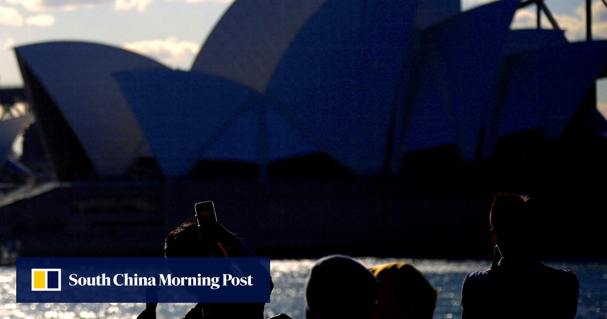 Chinese Golden Visa Seekers Face Uncertainty Amid Life's Chaos.