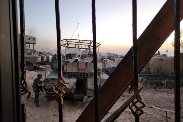 Inside Israel's Invasion of Gaza: Journalists Witness Combat Zone as Blinken Visits Jordan